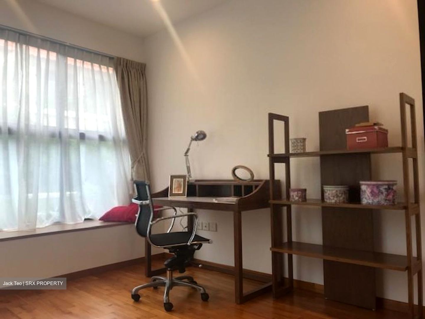 Holland Link (D10), Terrace #412524711
